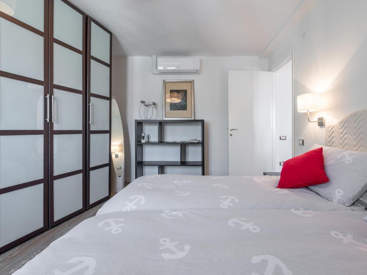 Casa Alla Marina Del Porto Di Cagliari Apartment Bagian luar foto