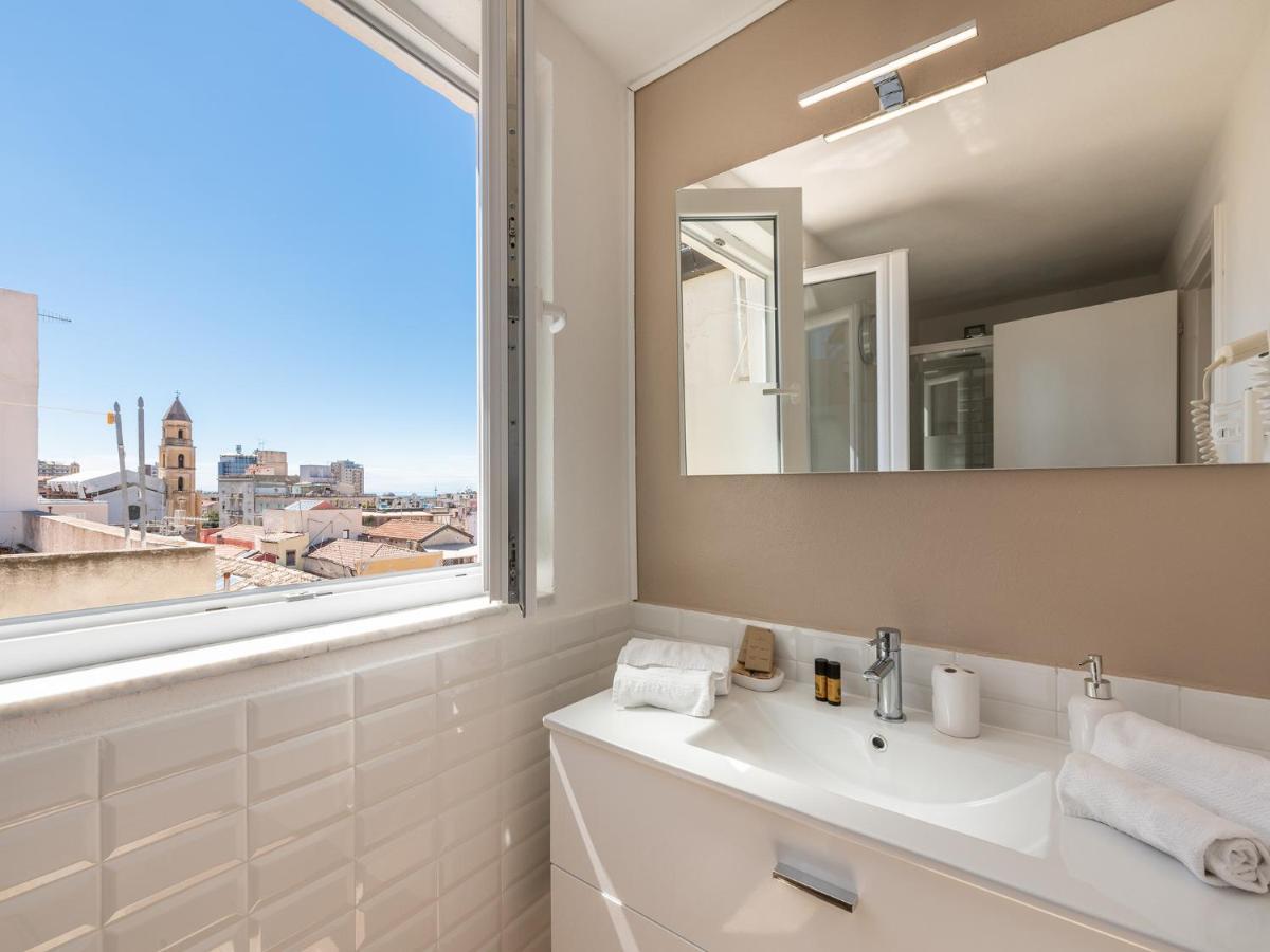 Casa Alla Marina Del Porto Di Cagliari Apartment Bagian luar foto