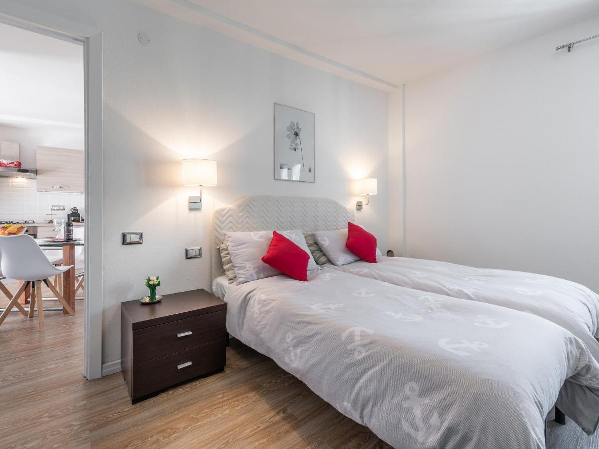 Casa Alla Marina Del Porto Di Cagliari Apartment Bagian luar foto