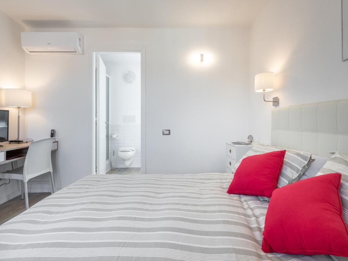 Casa Alla Marina Del Porto Di Cagliari Apartment Bagian luar foto
